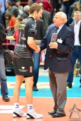 201211300060_01.jpg